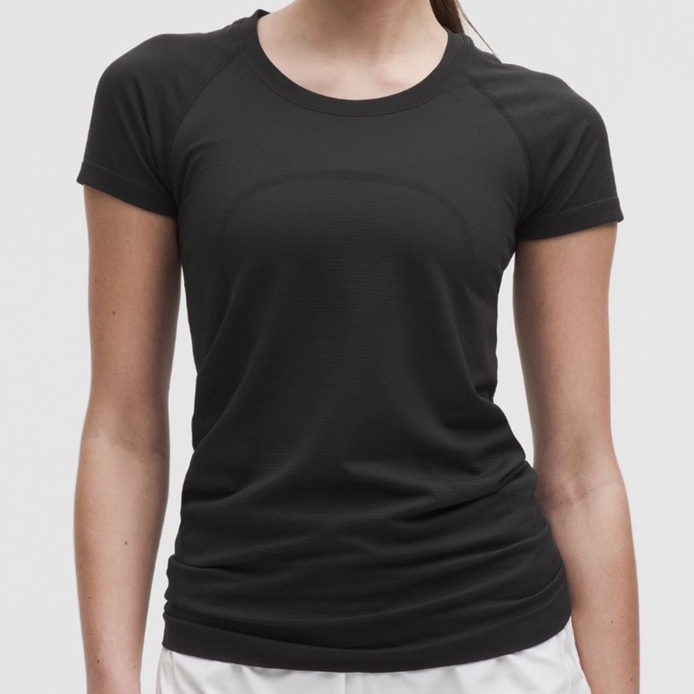 Lulu Lemon Swiftly Tech Black shirt